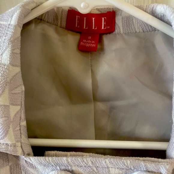 ELLE cute Button Top Crop Jacket. Size Small. Has cute belt sleeve detail. - Picture 4 of 6